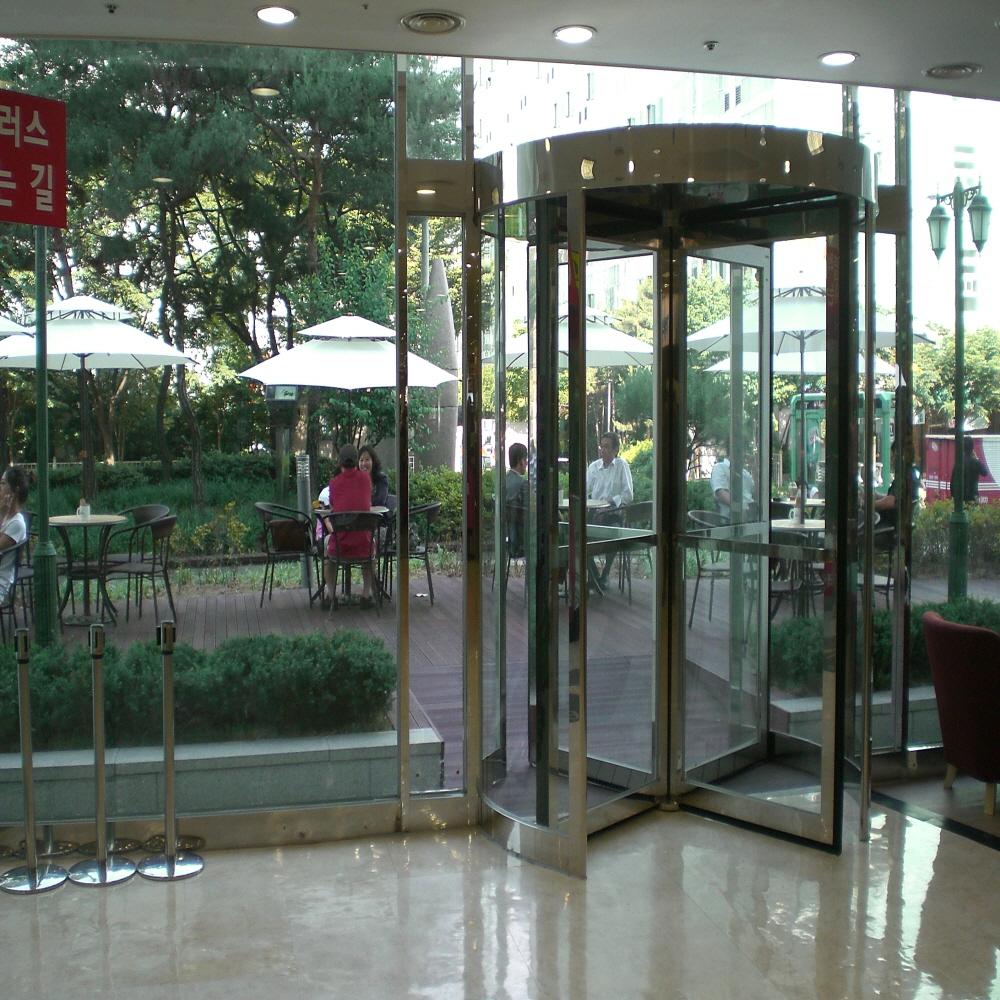 Automatic/Manual Revolving Door