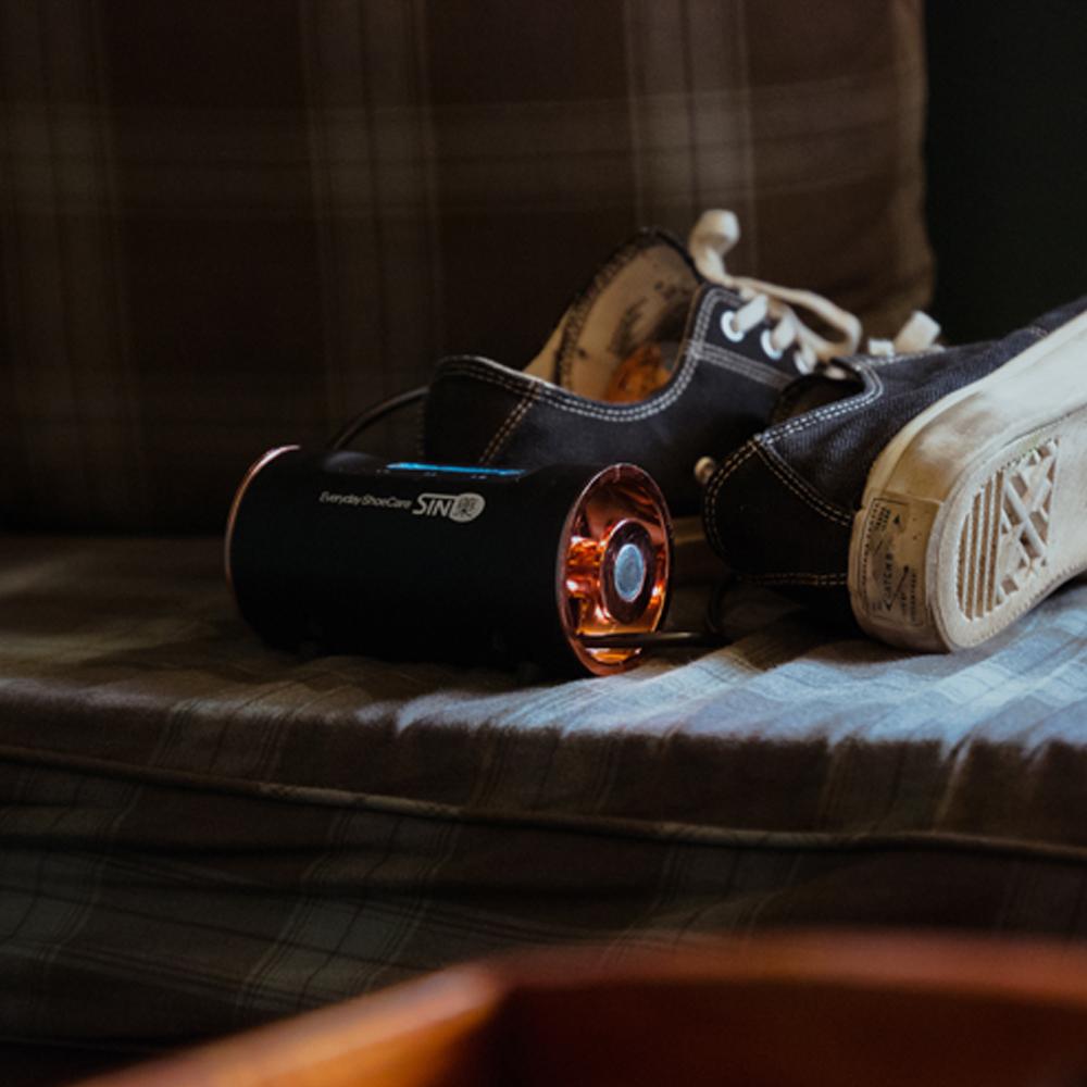 SmartreumbangE Shoe Blast lasts for 1 hour  (Size : 220 x 58 x 58mm Weight : 400g)  BLACK