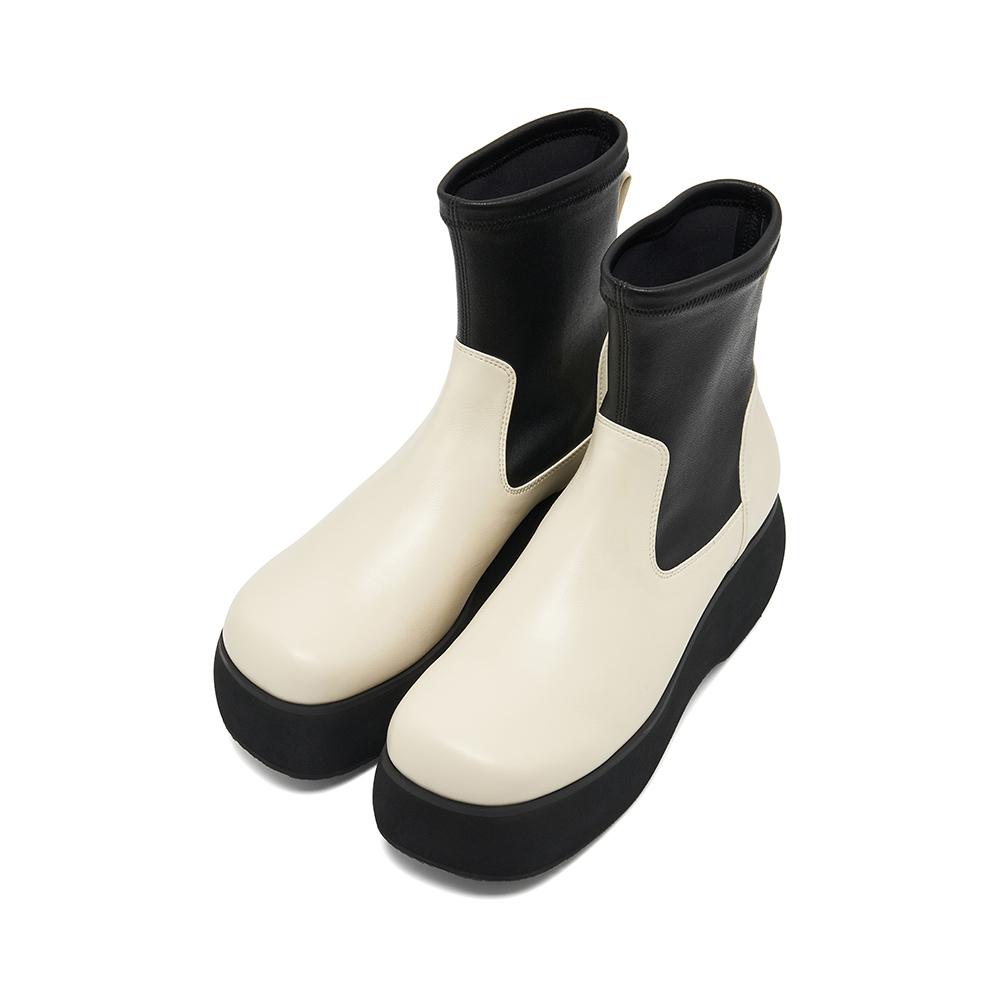 INTHESTAR IS_221388CR